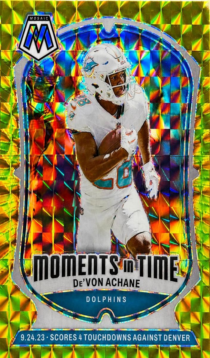 2024 Panini Mosaic Football Gold De'Von Achane #16