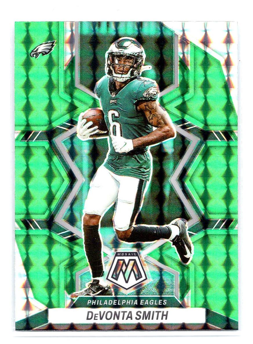 2022 Panini Mosaic Football Green DeVonta Smith #158 PSA 9