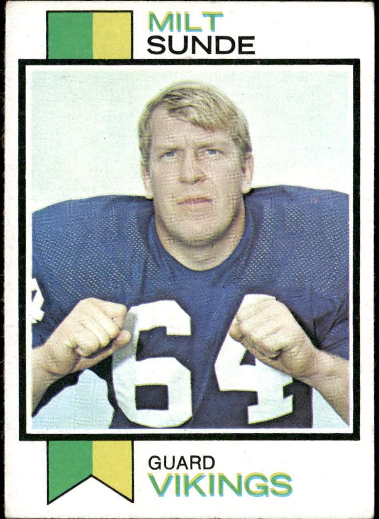 1973 Topps Football Milt Sunde #452 PSA 9