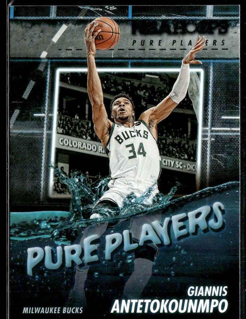 2022 Panini Hoops Basketball Giannis Antetokounmpo #5 PSA 9