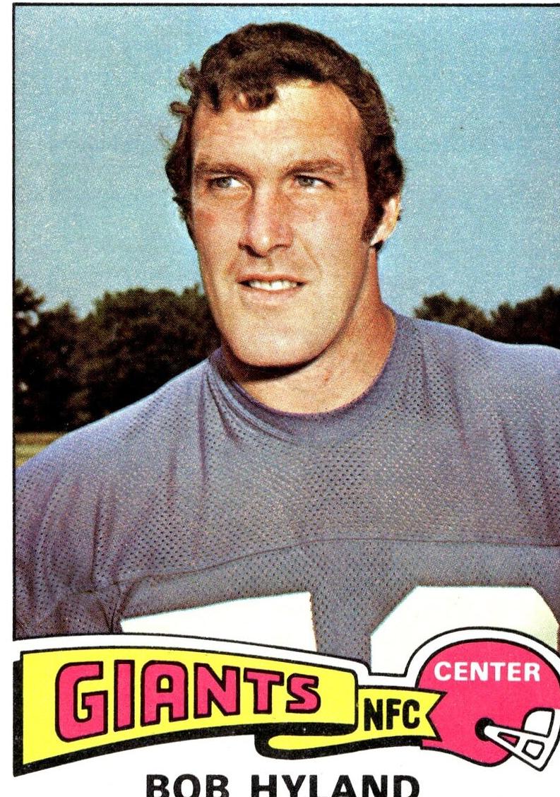 1975 Topps Football Bob Hyland #368 PSA 8