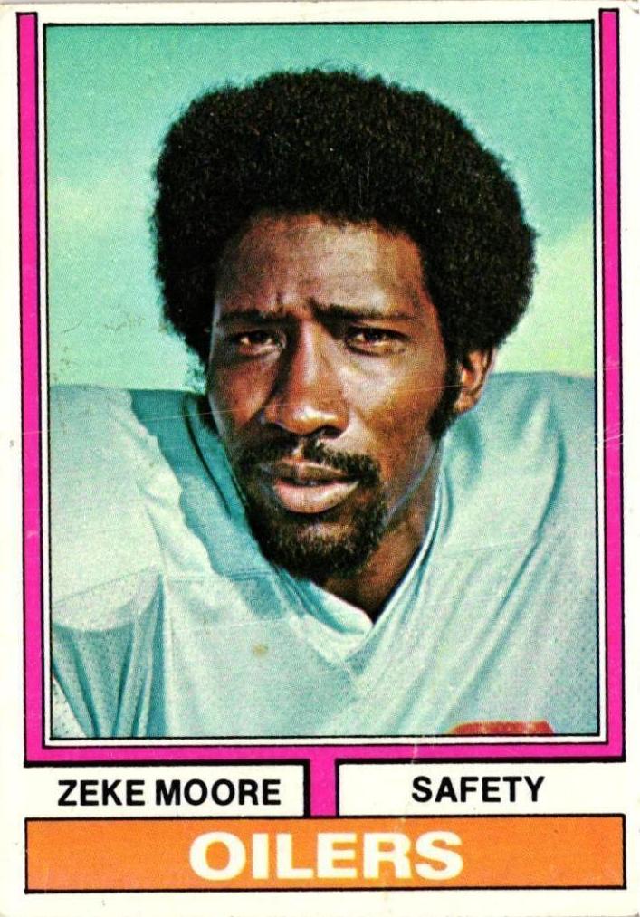 1974 Topps Football Zeke Moore #104 PSA 8