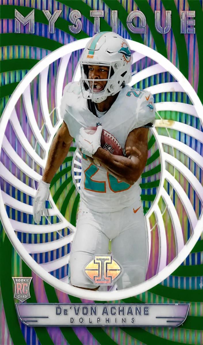 2023 Panini Illusions Football Emerald De'Von Achane #9 PSA 8.5