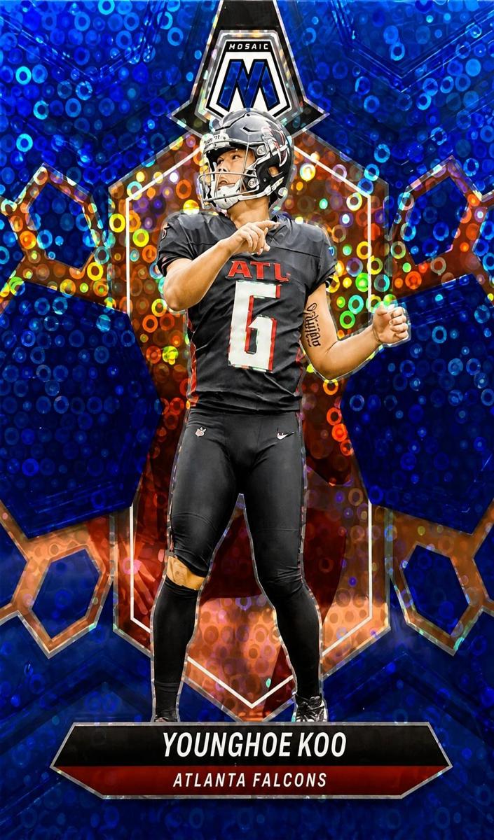 2024 Panini Mosaic Football No Huddle Blue Younghoe Koo #14