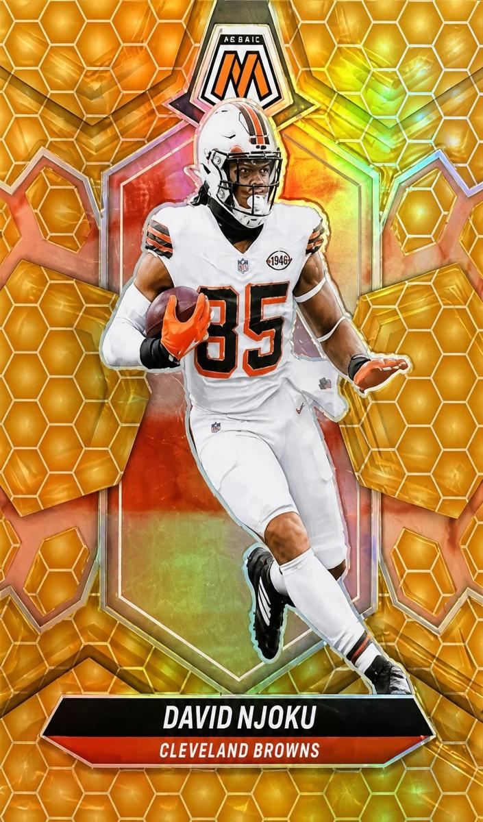 2024 Panini Mosaic Football Honeycomb David Njoku #54 PSA 9
