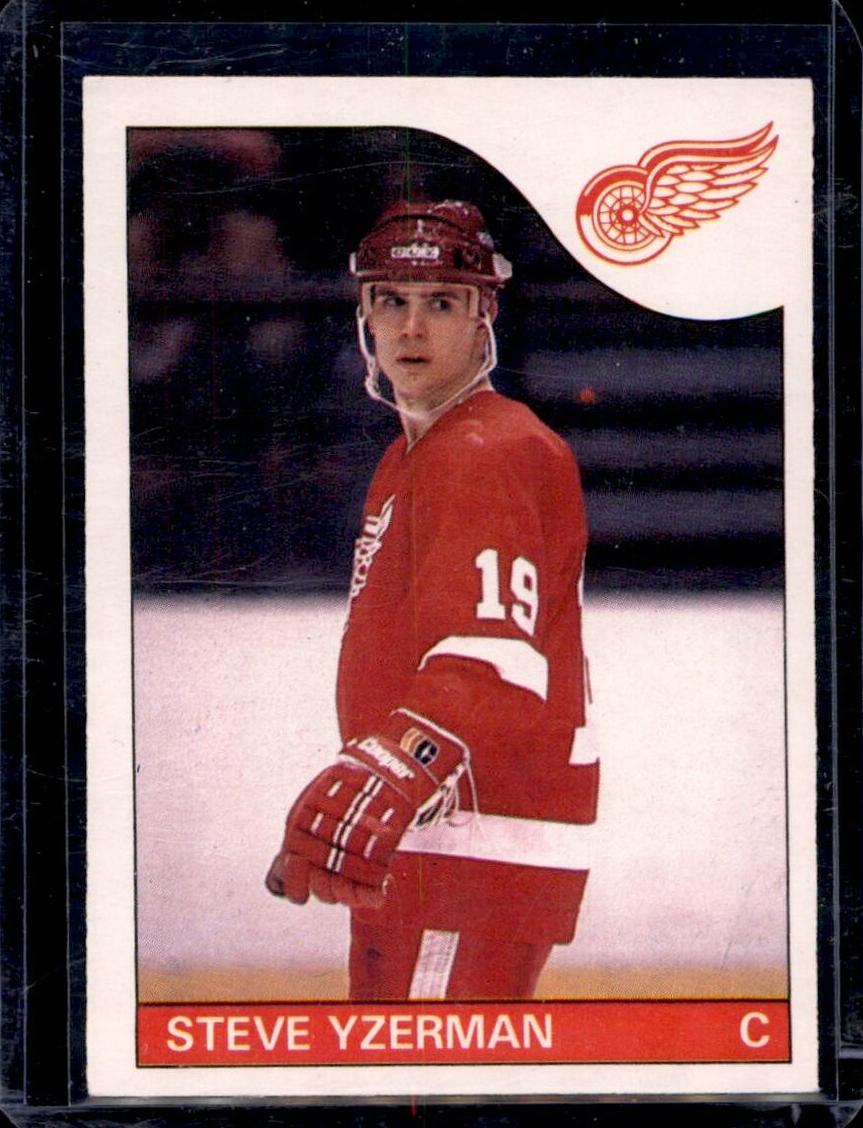 1985 O-Pee-Chee Hockey Steve Yzerman #29