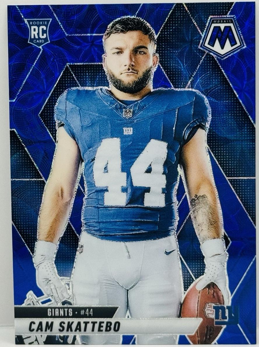 2025 Panini Mosaic Football Blue Scope Cam Skattebo #271