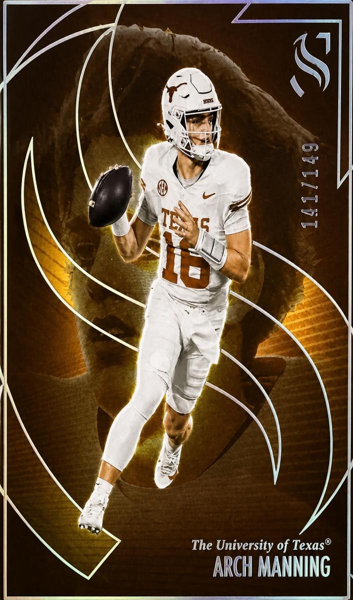 2025 Panini Silhouette Football Holo Silver Arch Manning #16