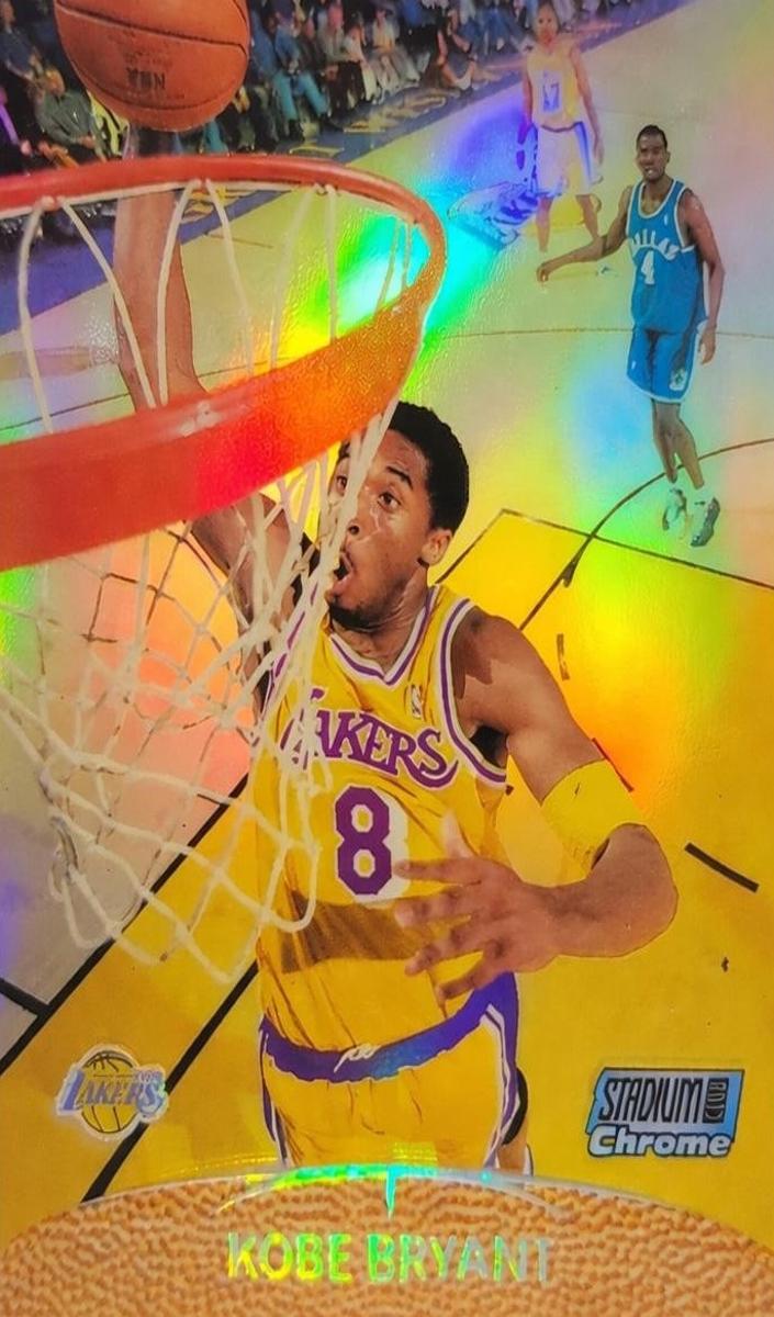 1999 Topps Stadium Club Basketball Refractor Kobe Bryant #SCC7 PSA 9